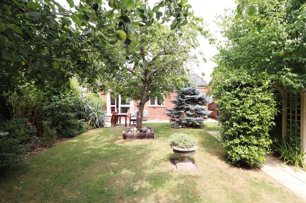 Property photo 2 of 15 Picture No. 14