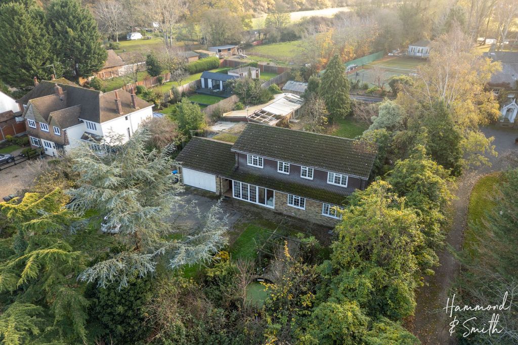 Property photo 2 of 25