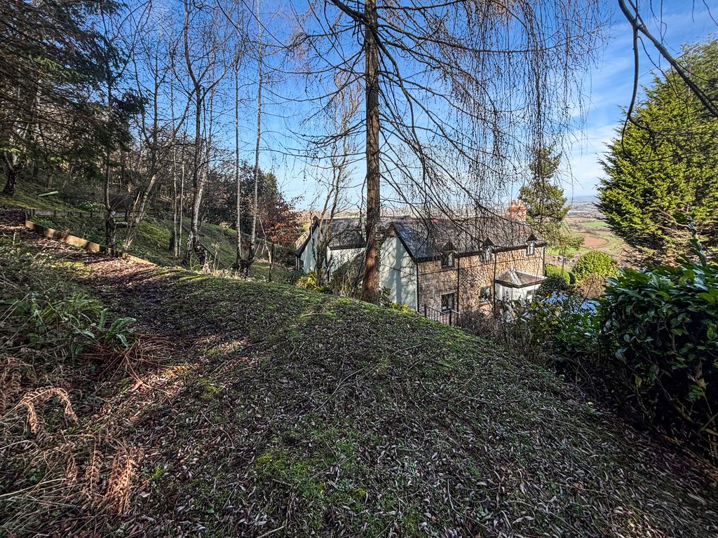 Property photo 2 of 25