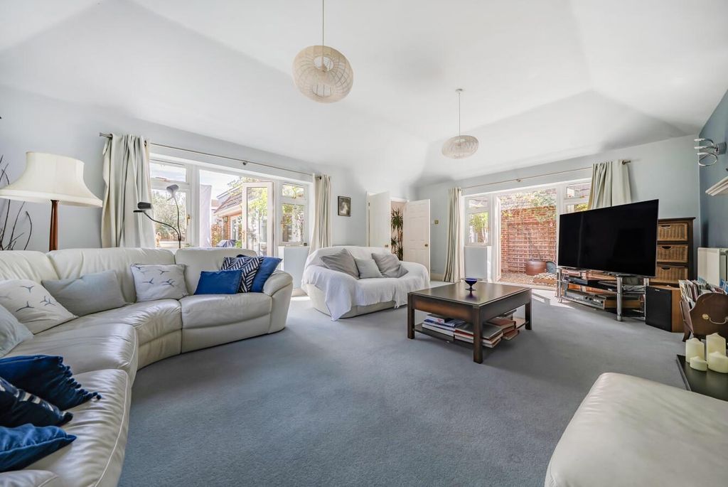 Property photo 3 of 35 108.Jpg