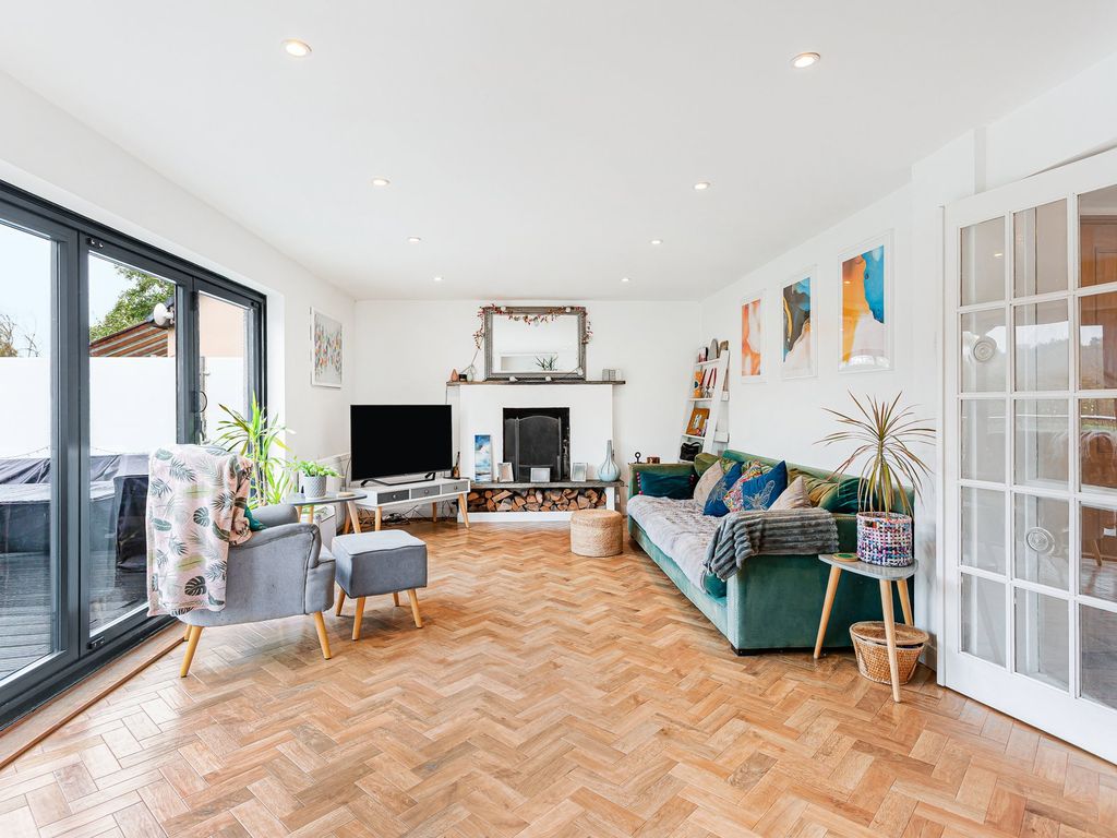 Property photo 3 of 43