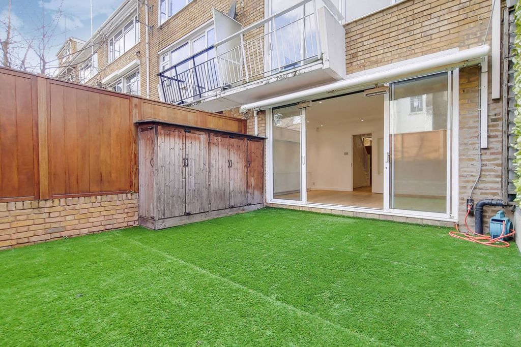 Property photo 3 of 27
