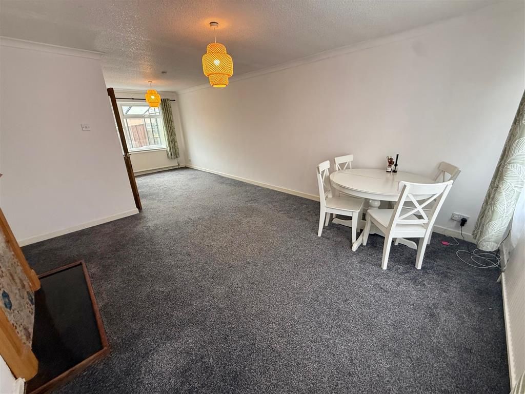 Property photo 2 of 12 Living Room