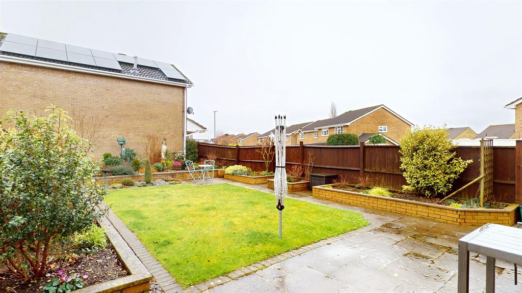 Property photo 3 of 16 Garden