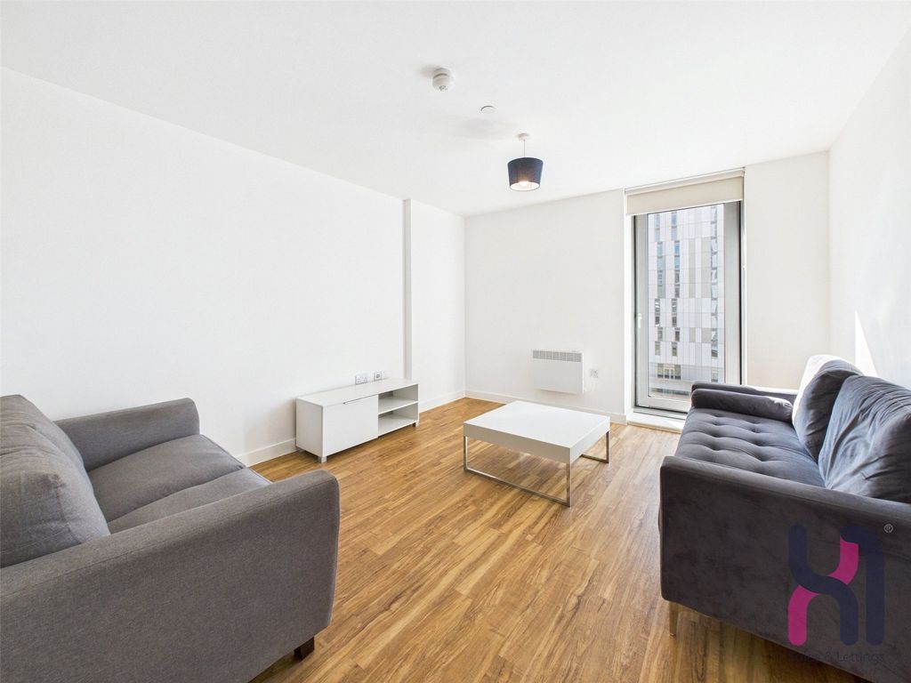 Property photo 2 of 19 Picture No. 18