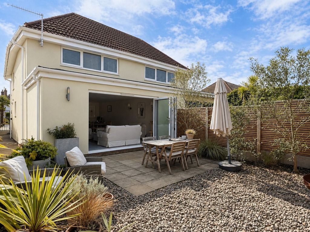 Property photo 3 of 26