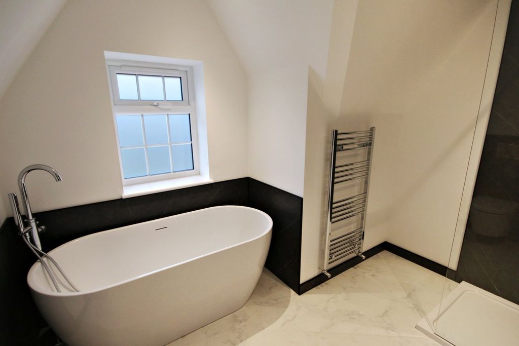 Additional image 17 of 5 bed detached house for saleTurners Hill Road, East Grinstead RH19