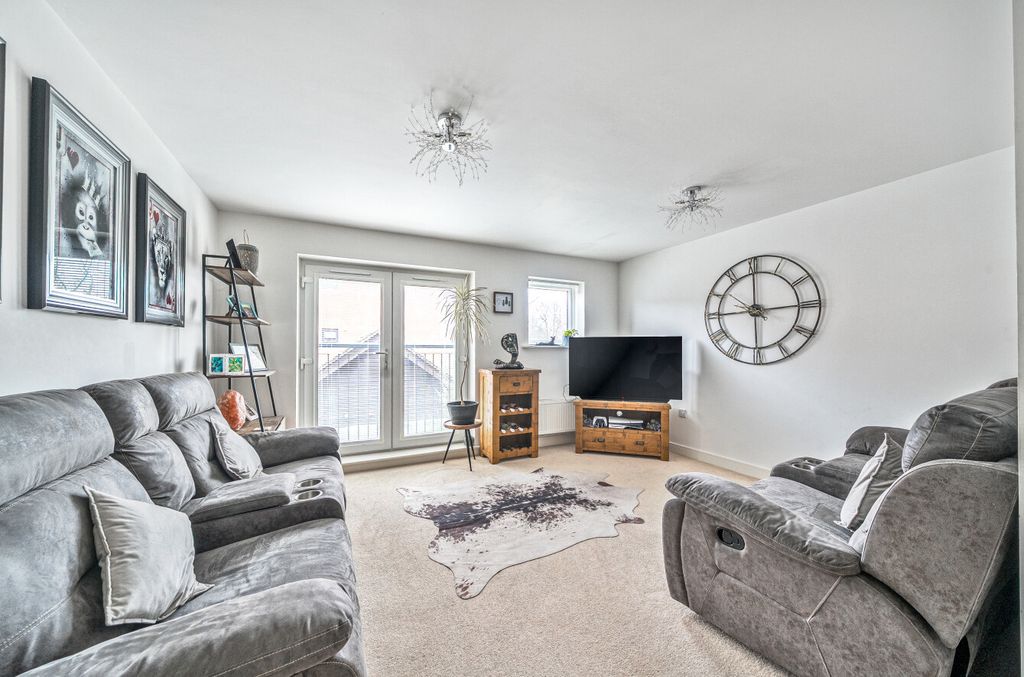 Property photo 1 of 21 1406017-14-698079...