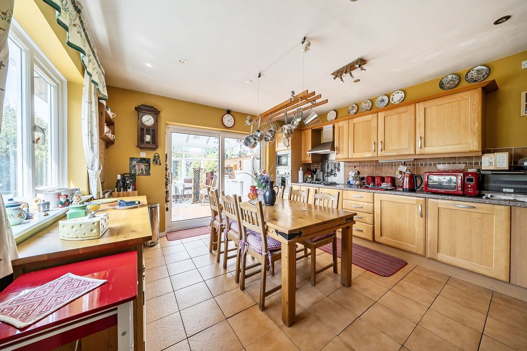 Property photo 2 of 16