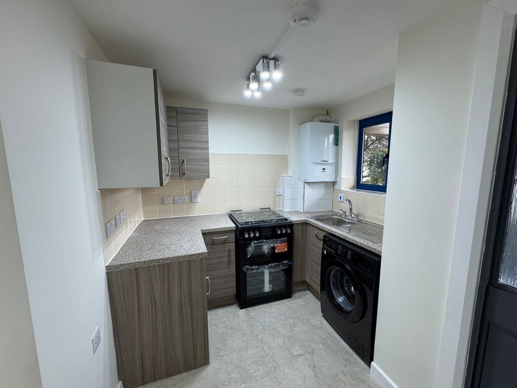 Property photo 1 of 12 Room