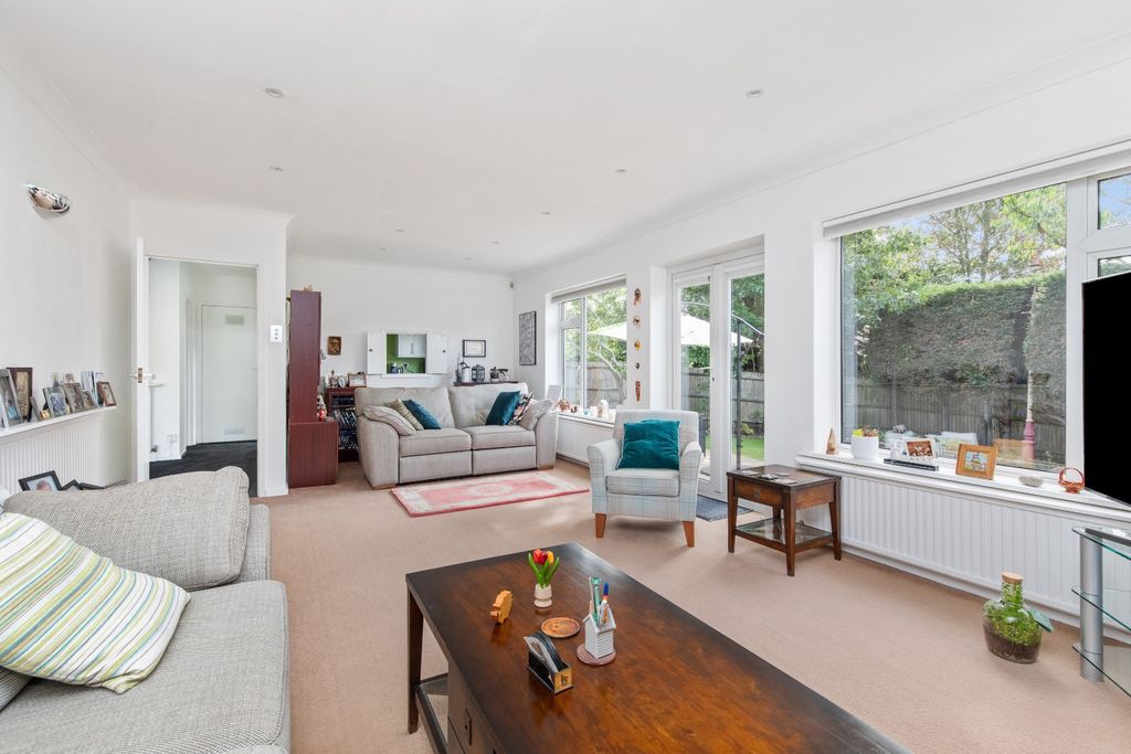 Property photo 2 of 17 4487073