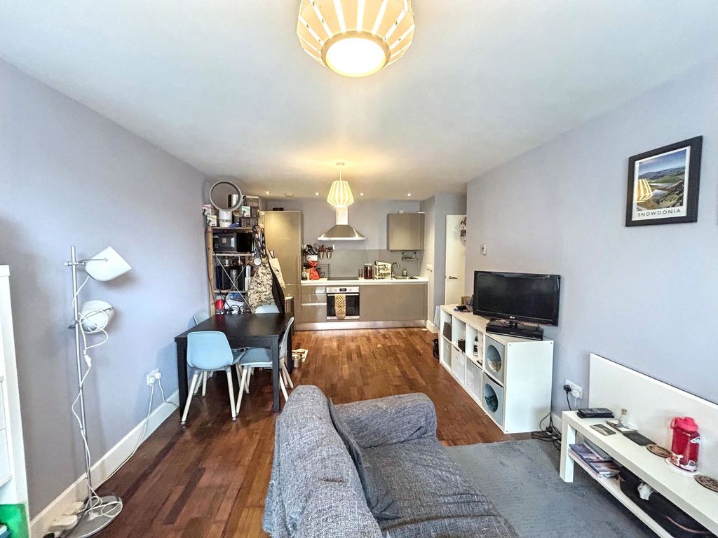 Property photo 2 of 8