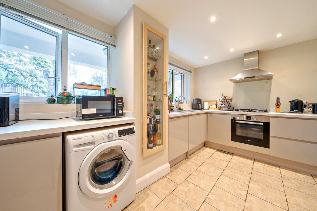 Property photo 2 of 23 1536329-9-6Ae474F...