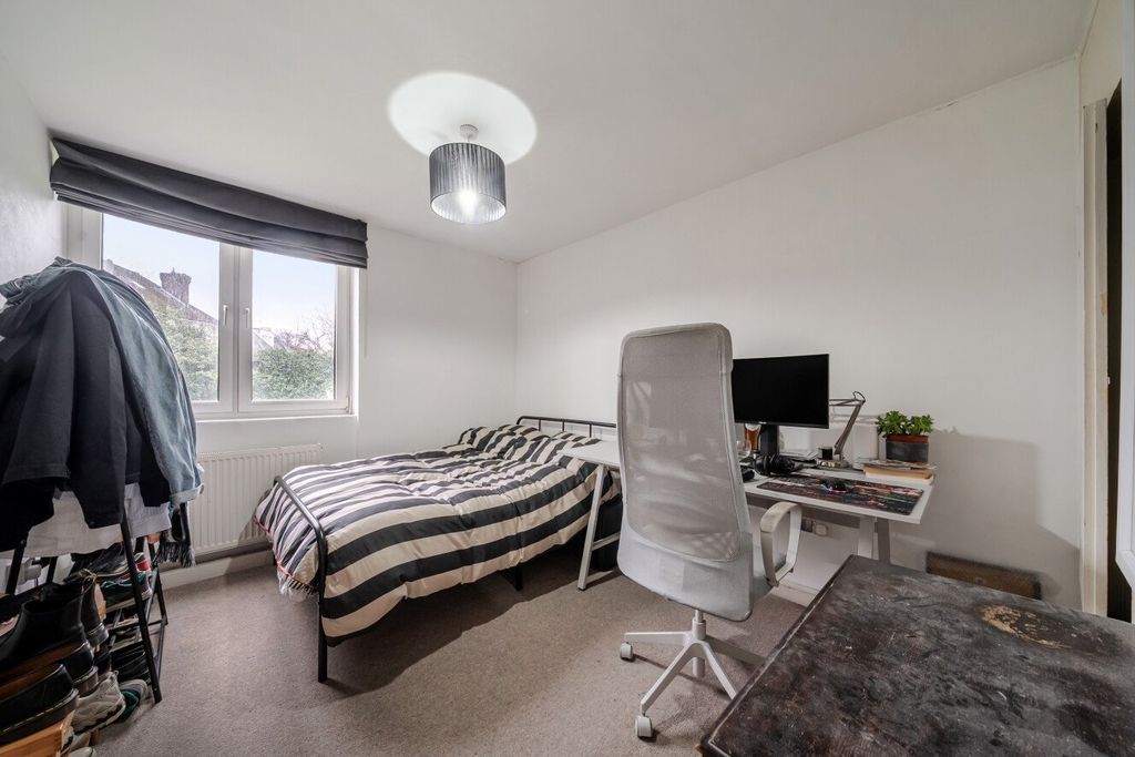 Property photo 3 of 8 Picture No. 23