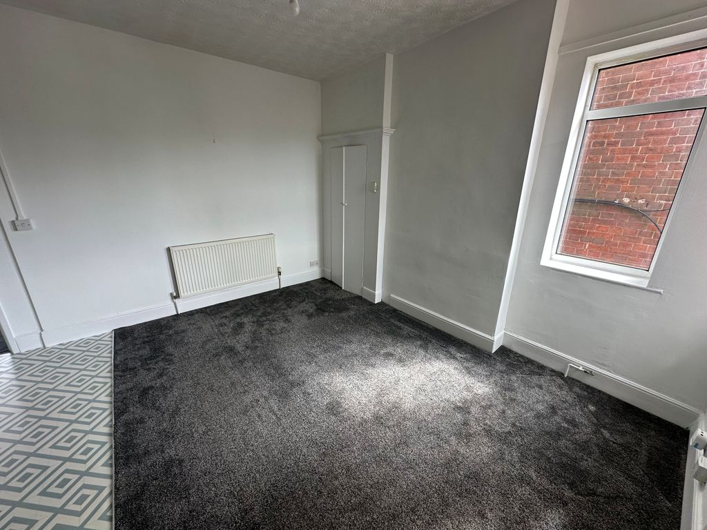 Property photo 3 of 7 Dining Room