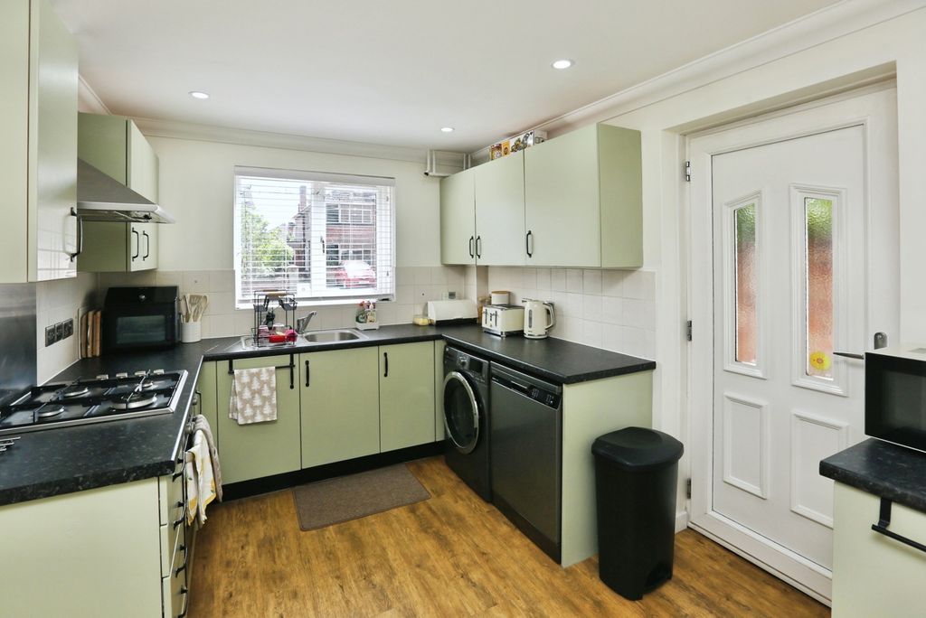 Property photo 3 of 20 Pbox-Img.Jpg