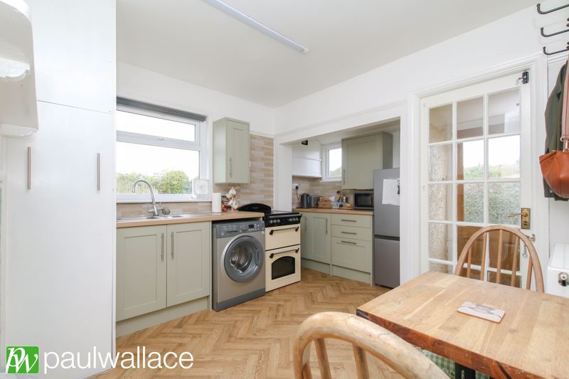 Property photo 3 of 17 Kitchen / Diner