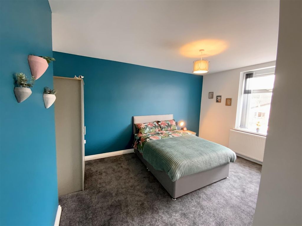 Property photo 1 of 11 Bedroom 2