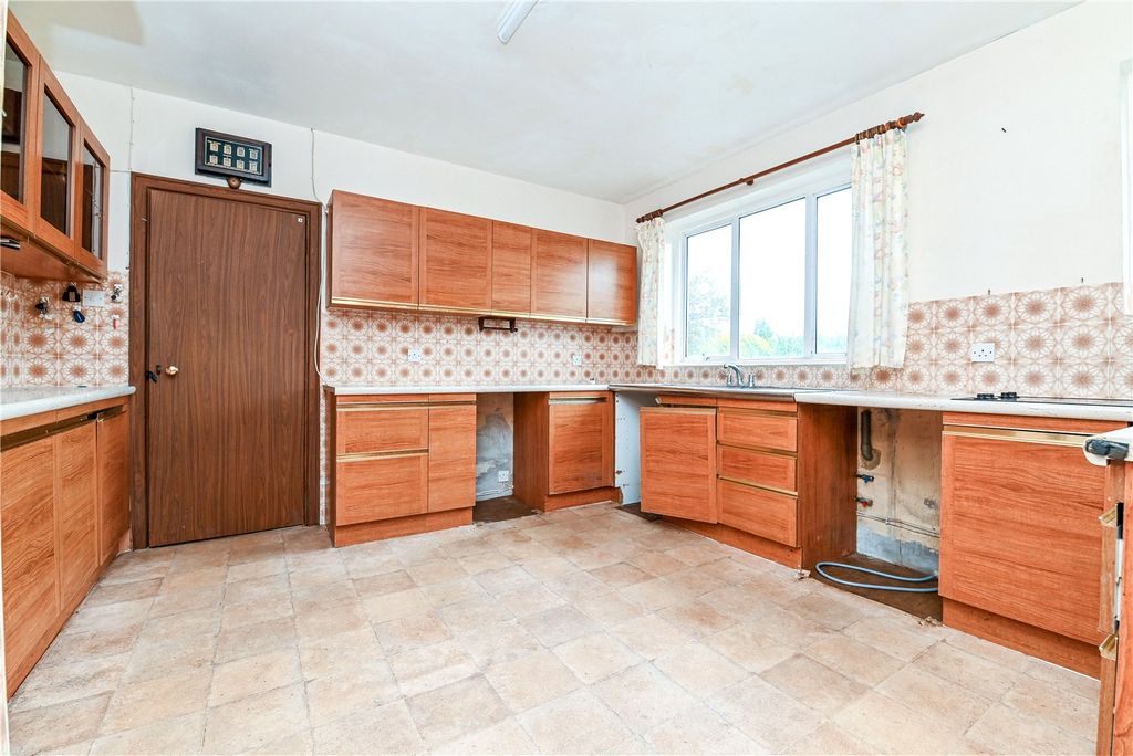 Property photo 2 of 31 Picture No. 27