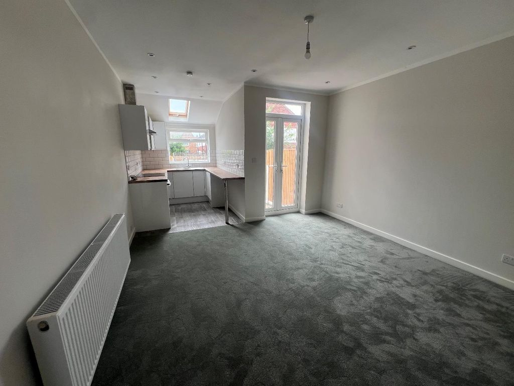 Property photo 3 of 14 Img_0134.Jpg