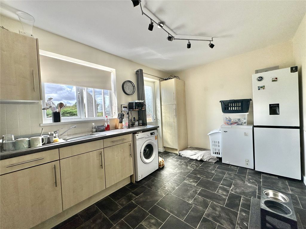 Property photo 3 of 14 Picture No. 21