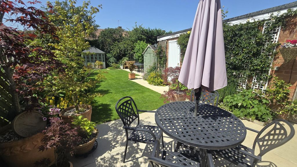 Property photo 2 of 25 Rear Garden