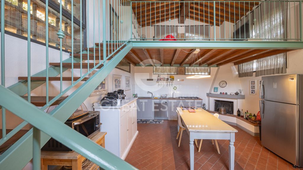 Property photo 2 of 43 Interiors