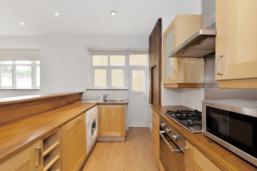 Property photo 3 of 9 Photo