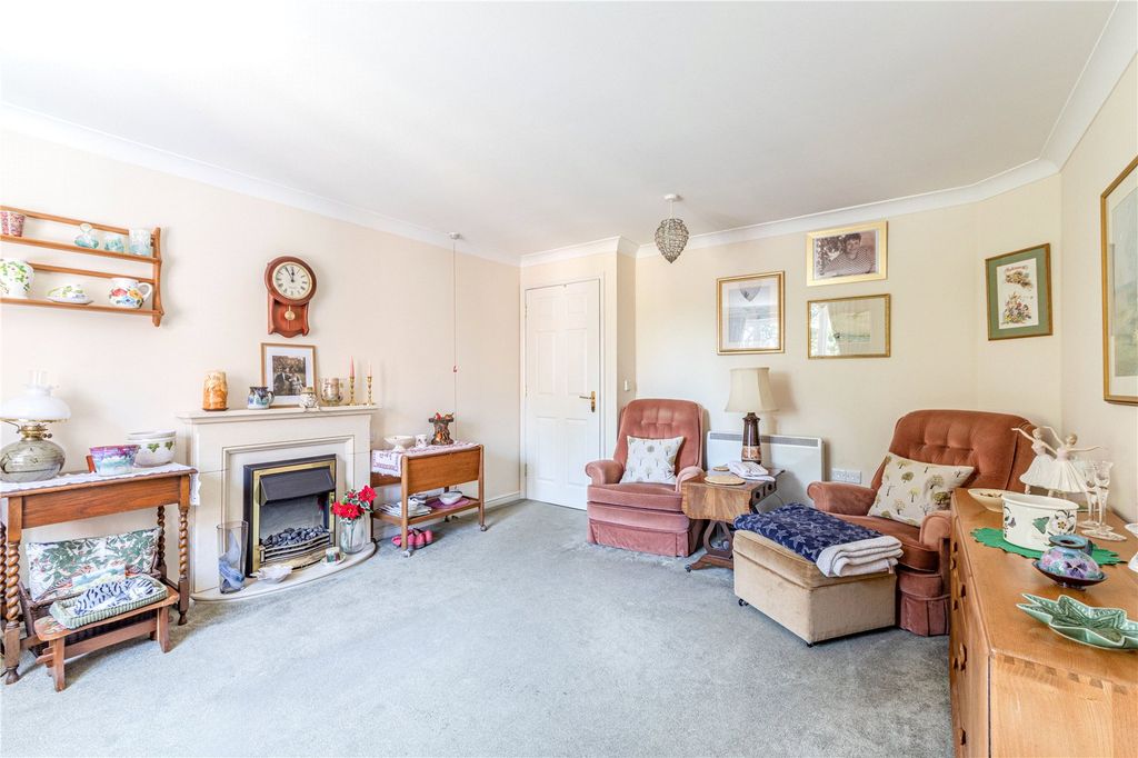 Property photo 3 of 14 Sitting Room