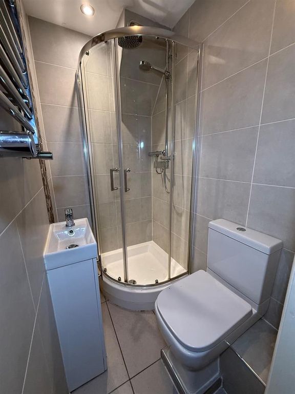 Property photo 3 of 3 En-Suite.Jpeg