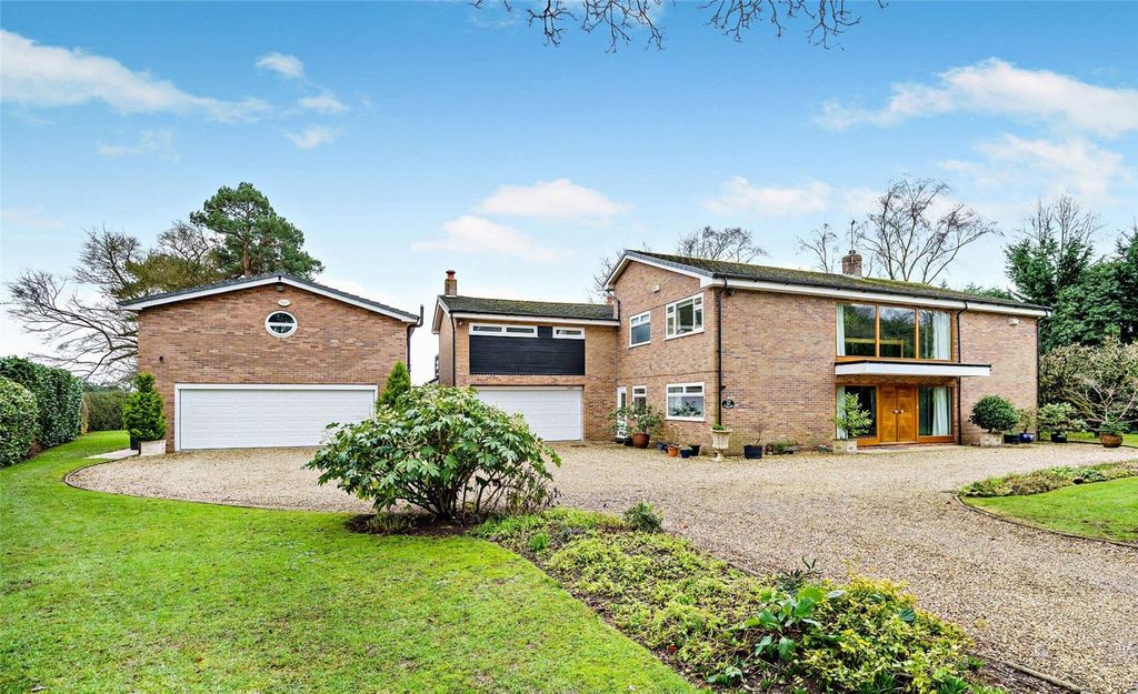 Property photo 1 of 28 The Poplars