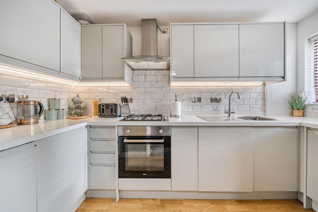 Property photo 2 of 17 1371222-7-68F8Abd45Cb01.Jpg