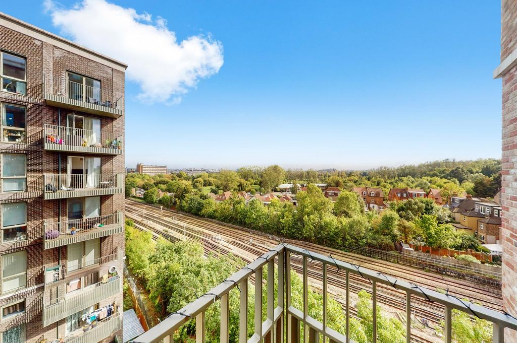 Property photo 1 of 16 Gayton Road, Harrow, Middlesex Ha1