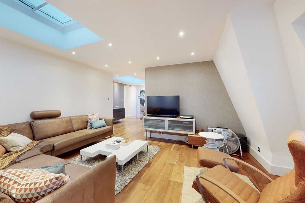 Property photo 2 of 17 Picture No. 06