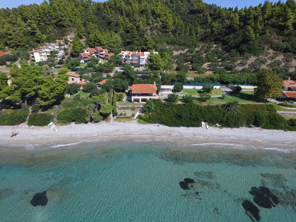 Property photo 1 of 33 The Dream Seafront House In The Gated Plot With Direct Exit To The Beach