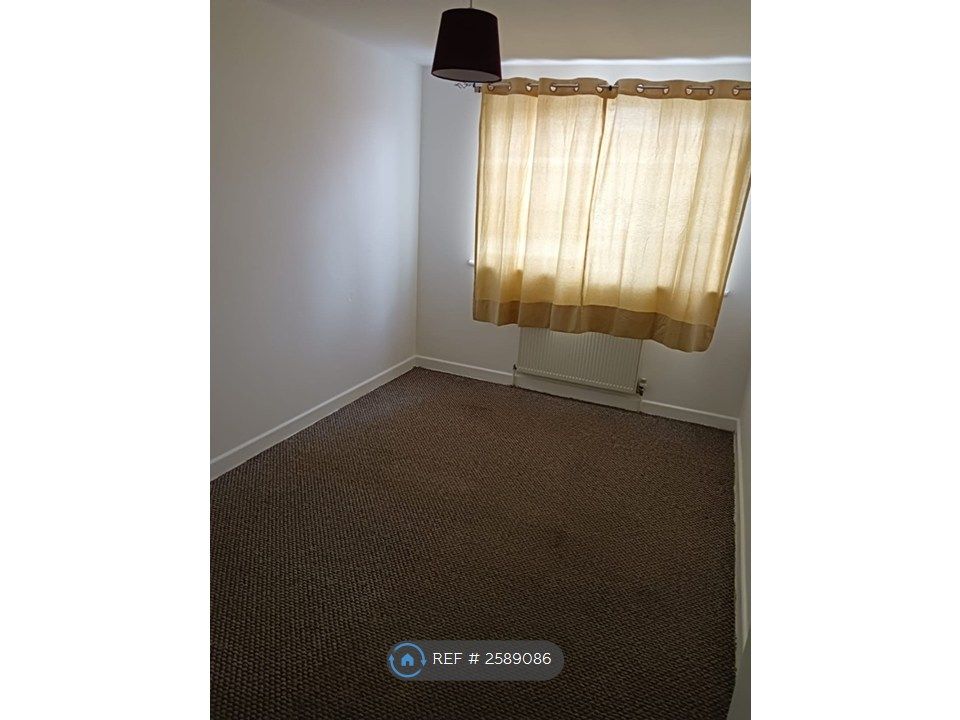 Property photo 3 of 11 Room 1