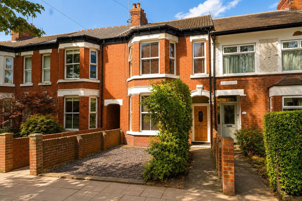 Property photo 1 of 33