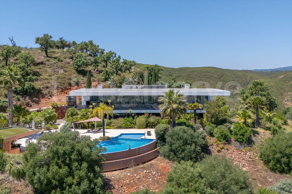 Property photo 1 of 64 Luxury | Secluded Large T2+2 Country Estate With Sea View At Mexilhoeira Grande For Sale | Portimão