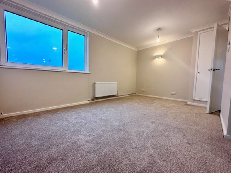 Property photo 3 of 9 Lounge Area