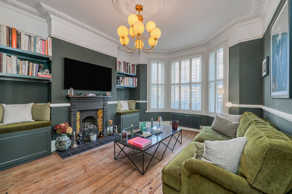 Property photo 2 of 18 Picture No. 14