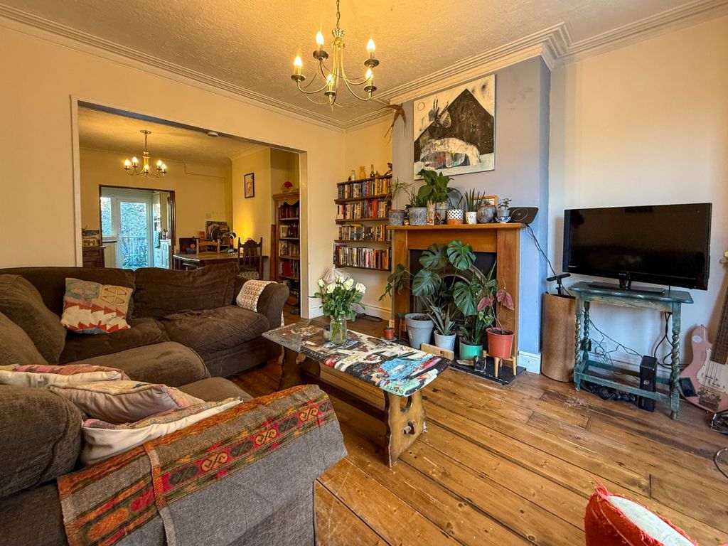 Property photo 3 of 23 4734503