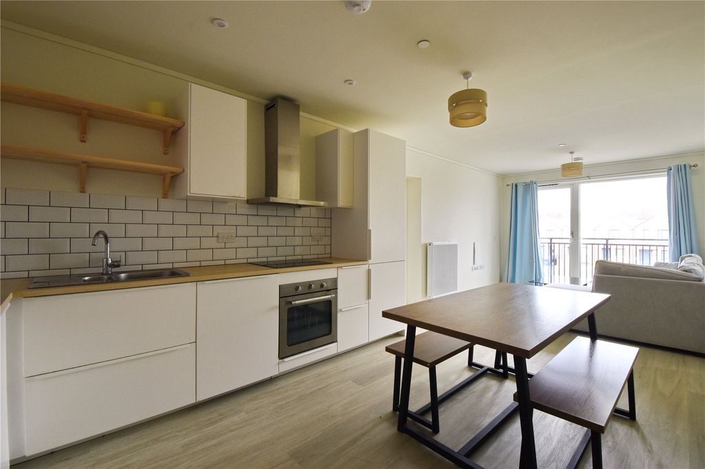 Property photo 3 of 12 Picture No. 02