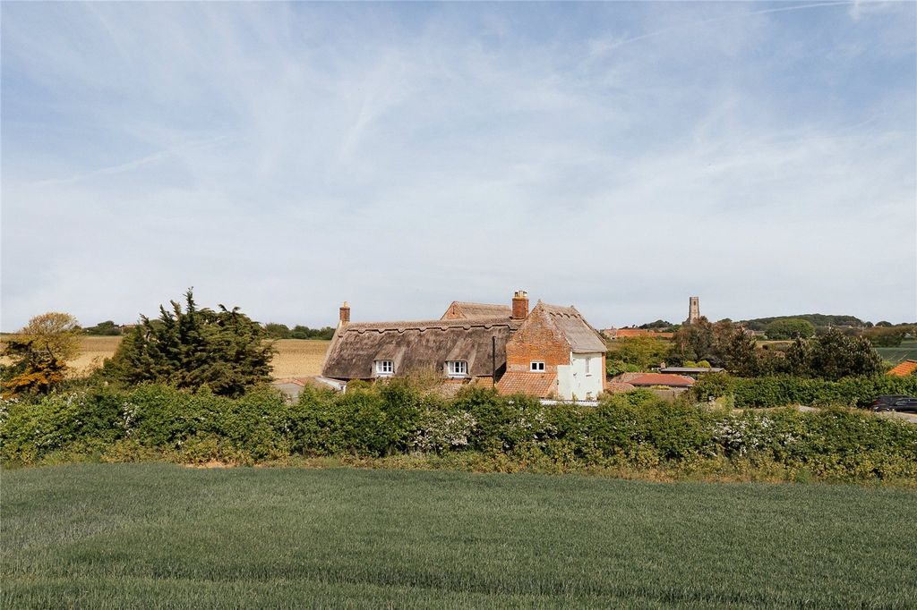 Property photo 3 of 18 Whites Farm House