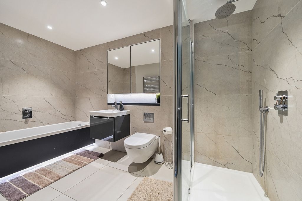 Property photo 3 of 12 1318494-14-68665F...