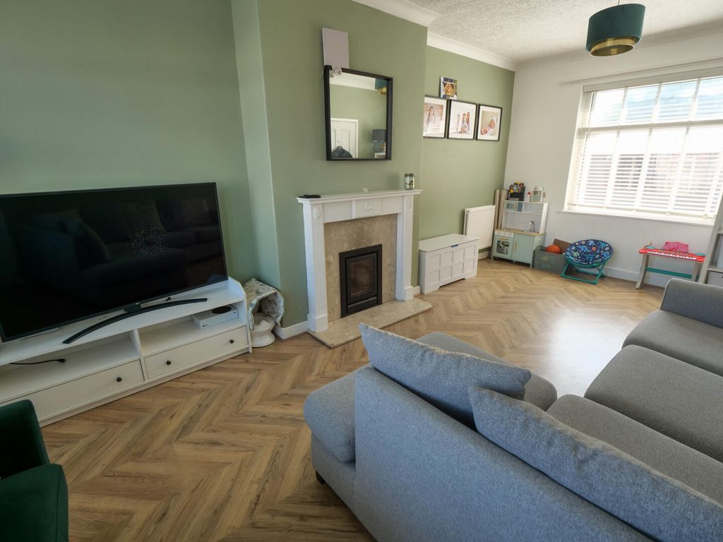 Property photo 2 of 12 Living Room