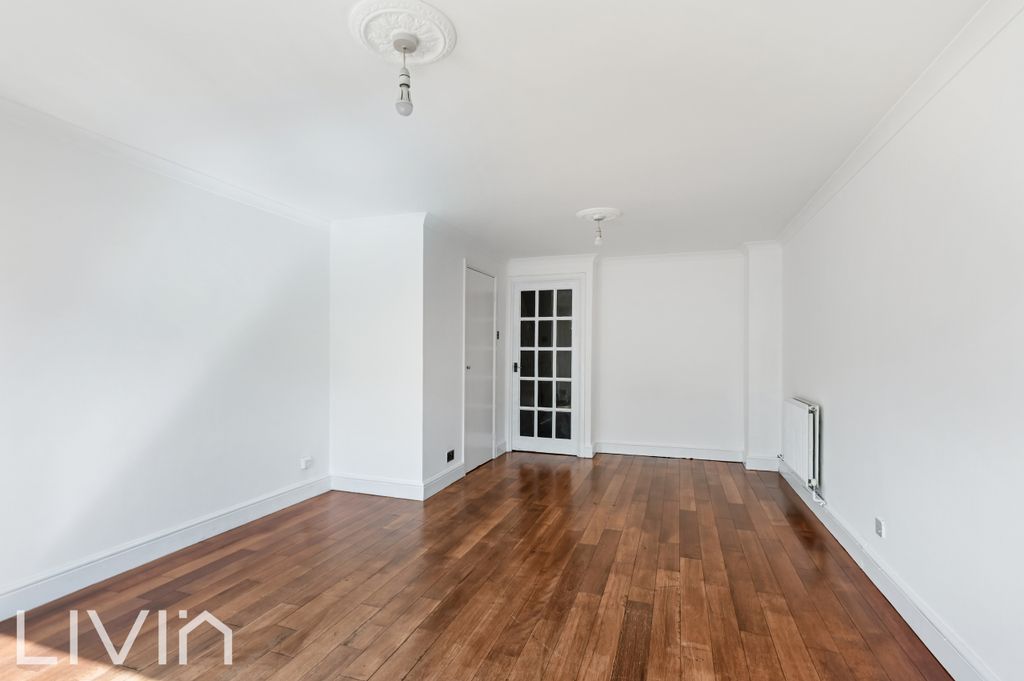 Property photo 3 of 11 3