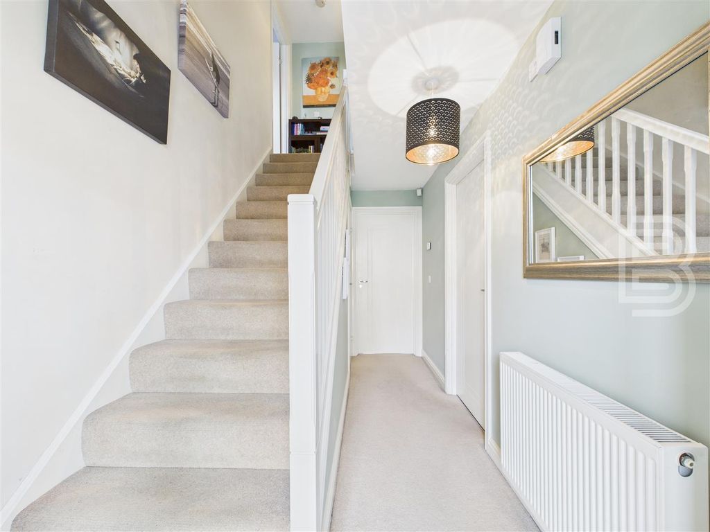 Property photo 3 of 16 Entrance Hall.Jpg