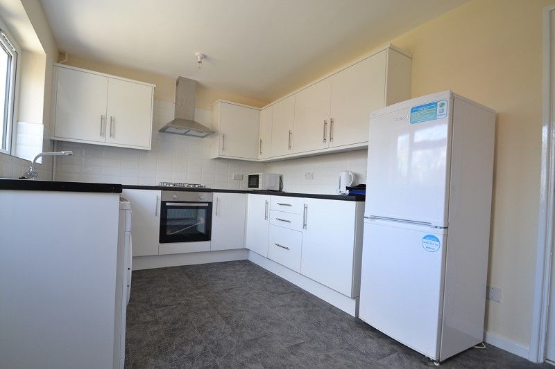 Property photo 2 of 14 Kitchen