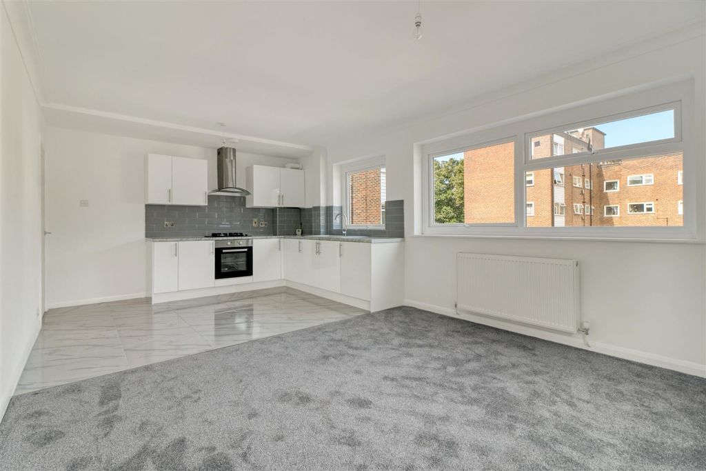 Property photo 3 of 19 Img_3887_95.Jpg