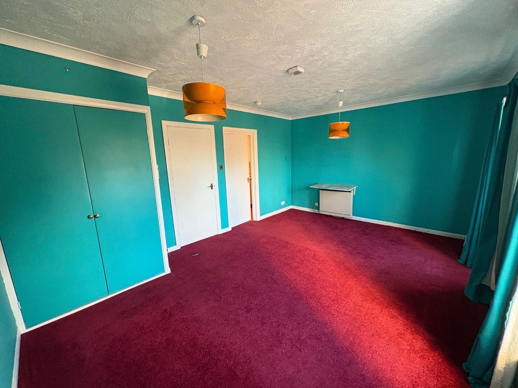 Property photo 3 of 8 4653564